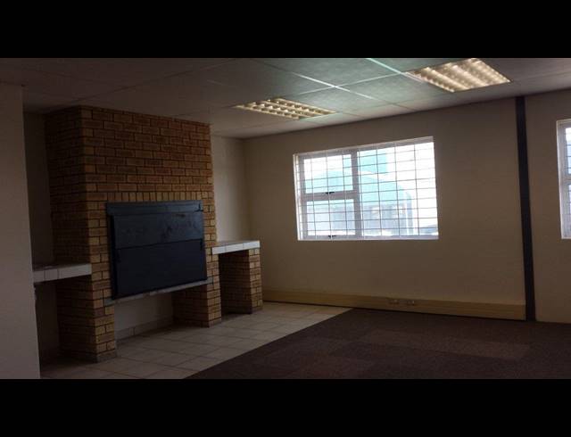 460M² FACTORY TO LET IN SAXON INDUSTRIAL